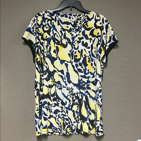 Liz Claiborne Blue and Yellow Abstract Short Sleeve Top - Picture 4 of 7